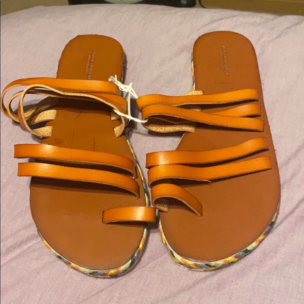 NWT American Eagle Outfitters sz 11 brown sandals